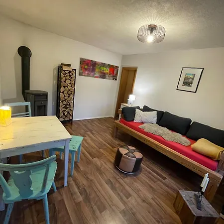 Ruhiges Haeuschen Am Wald Mit Kamin, Terrasse Hébergement de vacances Bucha (Burgenlandkreis)