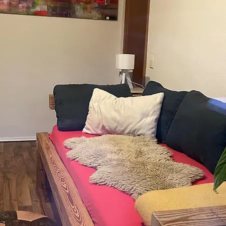 Ruhiges Haeuschen Am Wald Mit Kamin, Terrasse