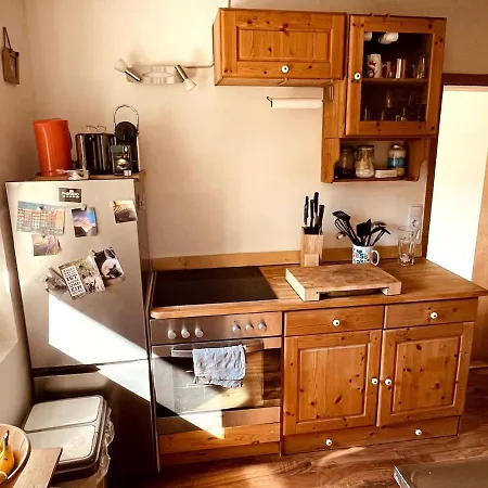 Ruhiges Haeuschen Am Wald Mit Kamin, Terrasse Σπίτι διακοπών *