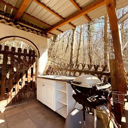 Holiday home Ruhiges Haeuschen Am Wald Mit Kamin, Terrasse Bucha (Burgenlandkreis)