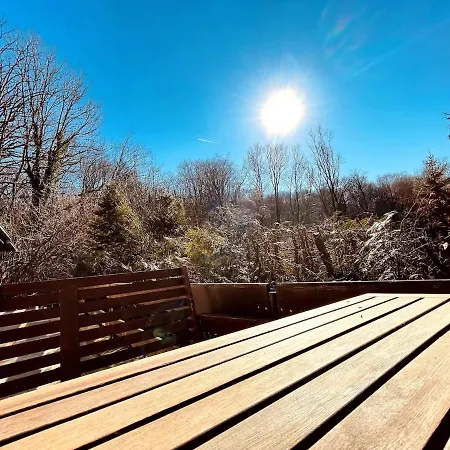 Hébergement de vacances Ruhiges Haeuschen Am Wald Mit Kamin, Terrasse *