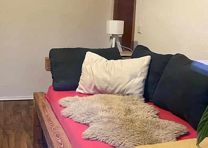 Ruhiges Haeuschen Am Wald Mit Kamin, Terrasse