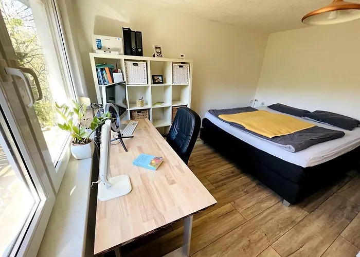 Ruhiges Haeuschen Am Wald Mit Kamin, Terrasse * Bucha (Burgenlandkreis)